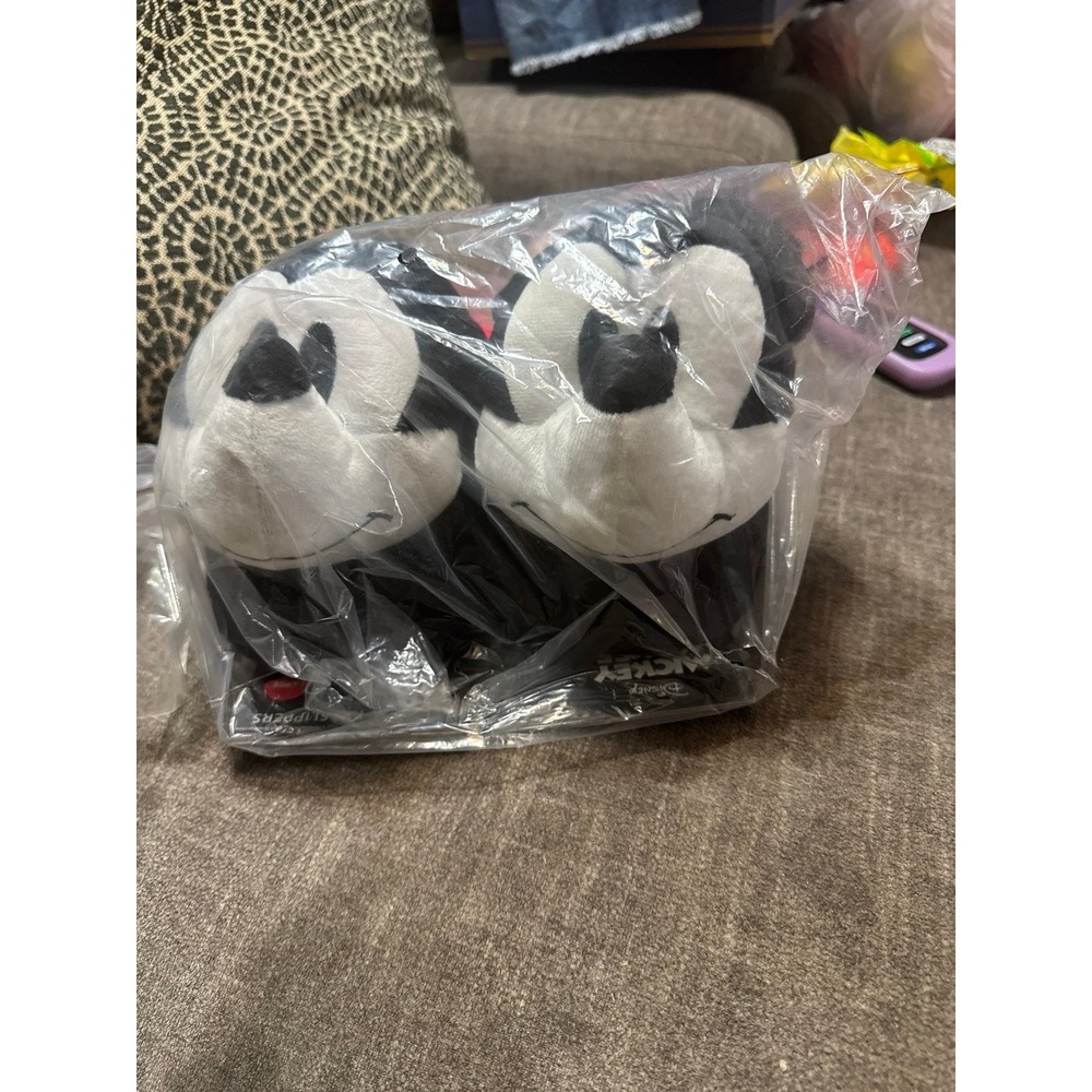 Mickey Mouse‎ house shoes